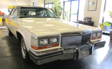 Cadillac-Brougham-1989-Sedan-1