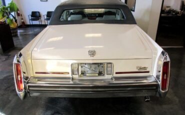 Cadillac-Brougham-1989-Sedan-11