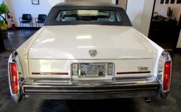 Cadillac-Brougham-1989-Sedan-15