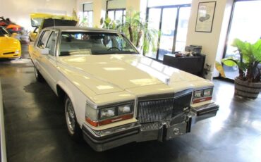 Cadillac-Brougham-1989-Sedan-5