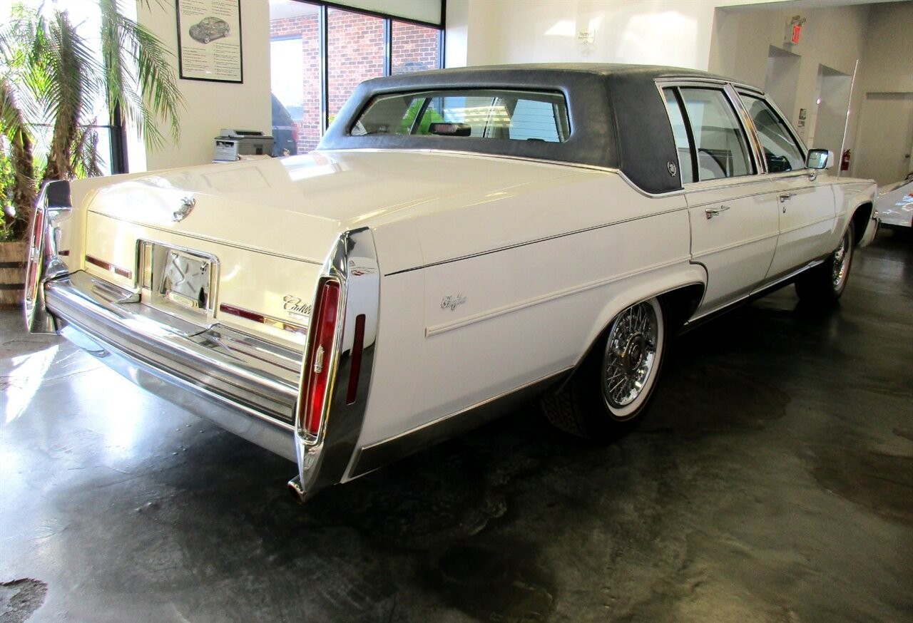 Cadillac-Brougham-1989-Sedan-7