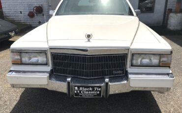 Cadillac-Brougham-1990-Luxury-Sedan-1