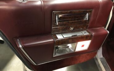Cadillac-Brougham-1990-Luxury-Sedan-18