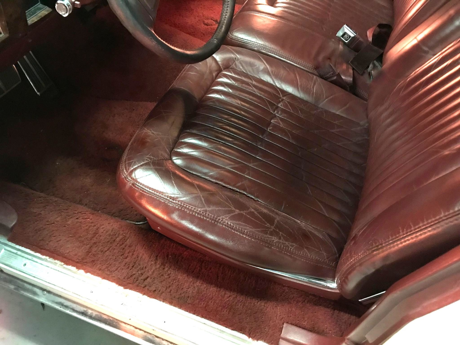 Cadillac-Brougham-1990-Luxury-Sedan-19