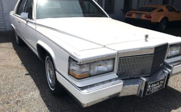 Cadillac-Brougham-1990-Luxury-Sedan