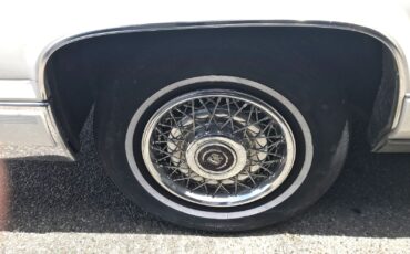 Cadillac-Brougham-1990-Luxury-Sedan-5