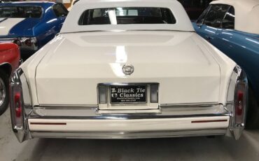 Cadillac-Brougham-1990-Luxury-Sedan-7