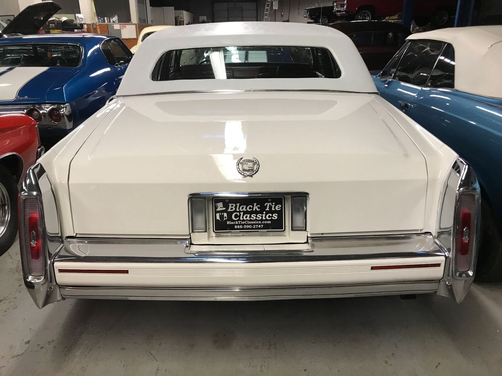 Cadillac-Brougham-1990-Luxury-Sedan-7