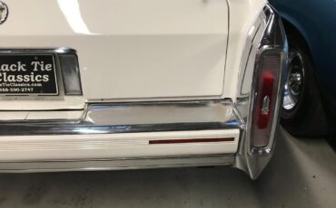 Cadillac-Brougham-1990-Luxury-Sedan-8