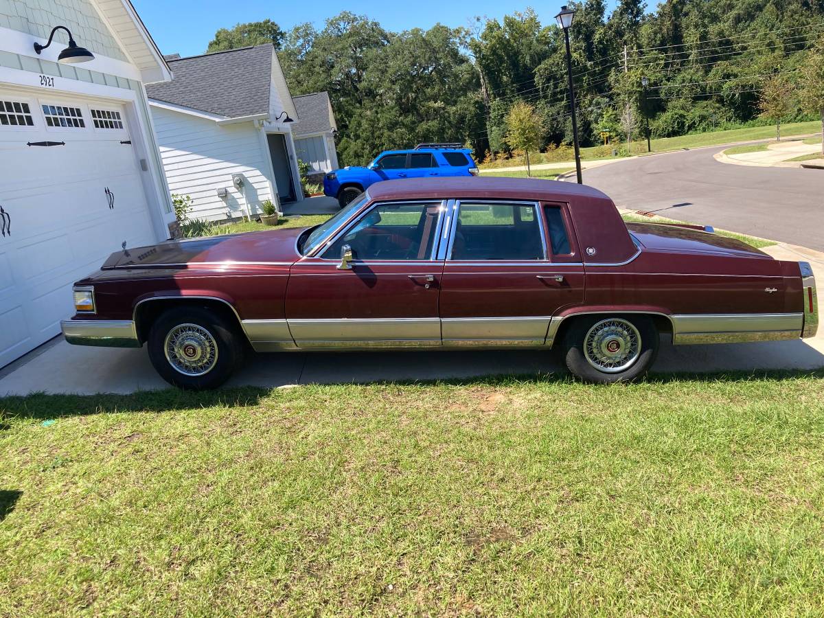 Cadillac-Brougham-1991-red-14