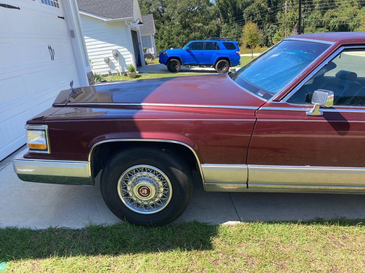 Cadillac-Brougham-1991-red-16