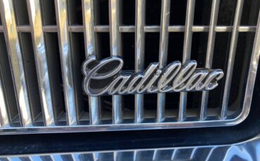 Cadillac-Brougham-1991-red-19