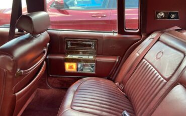 Cadillac-Brougham-1991-red-2