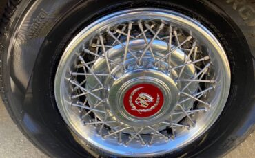 Cadillac-Brougham-1991-red-20