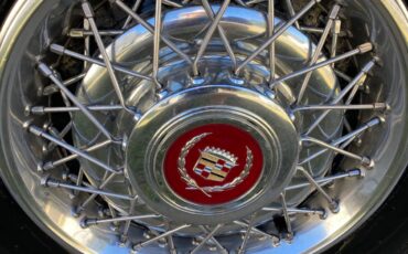 Cadillac-Brougham-1991-red-21