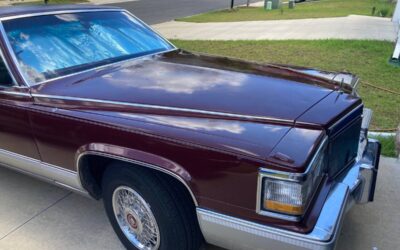 Cadillac Brougham  1991 red