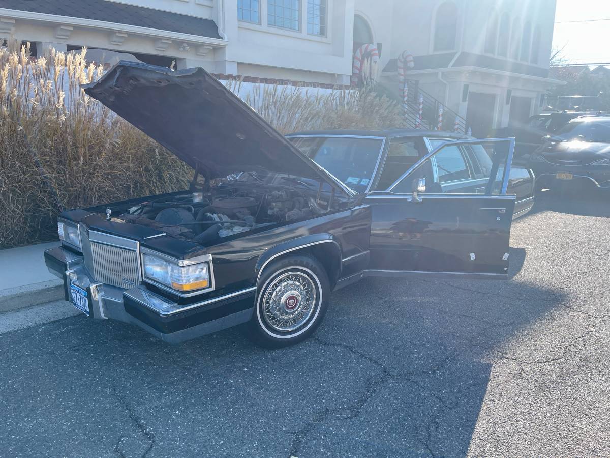 Cadillac-Brougham-dx2019elegance-1991-black-10