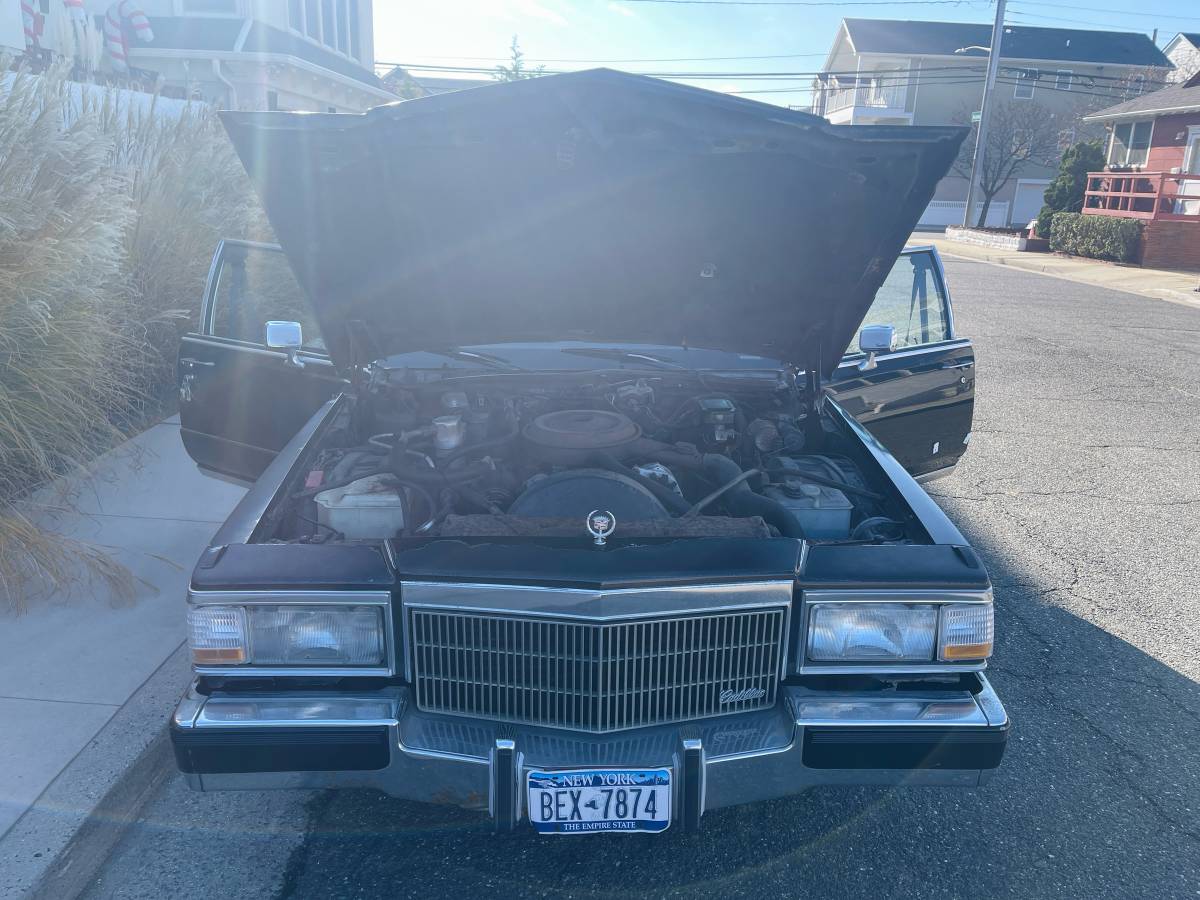 Cadillac-Brougham-dx2019elegance-1991-black-11