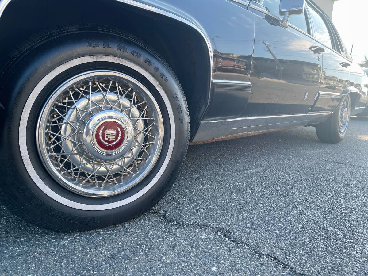 Cadillac-Brougham-dx2019elegance-1991-black-13