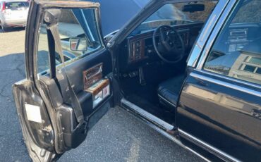 Cadillac-Brougham-dx2019elegance-1991-black-17