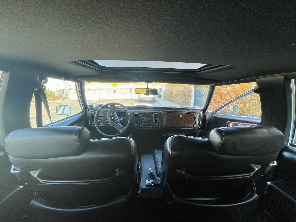 Cadillac-Brougham-dx2019elegance-1991-black-19