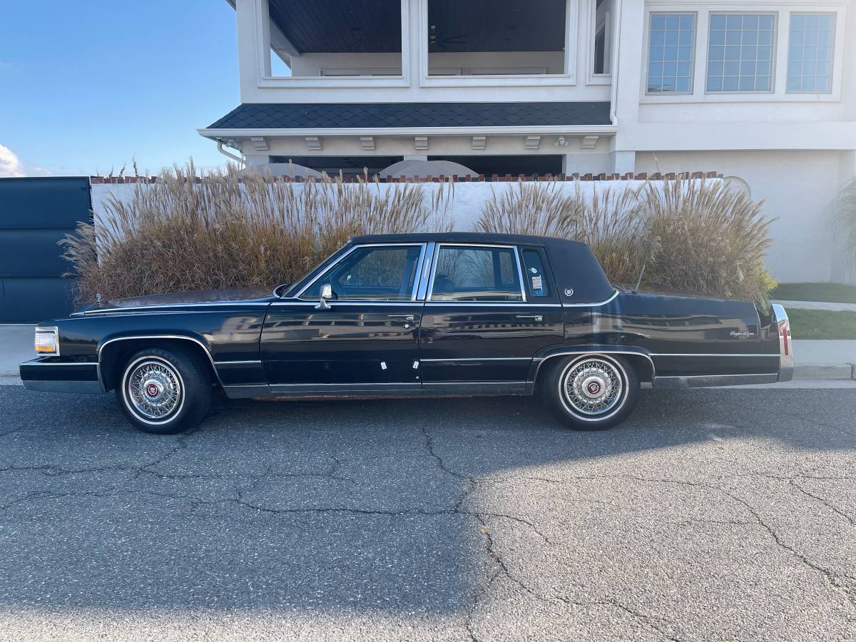 Cadillac-Brougham-dx2019elegance-1991-black-3