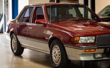 Cadillac-Cimarron-1988-Sedan-10