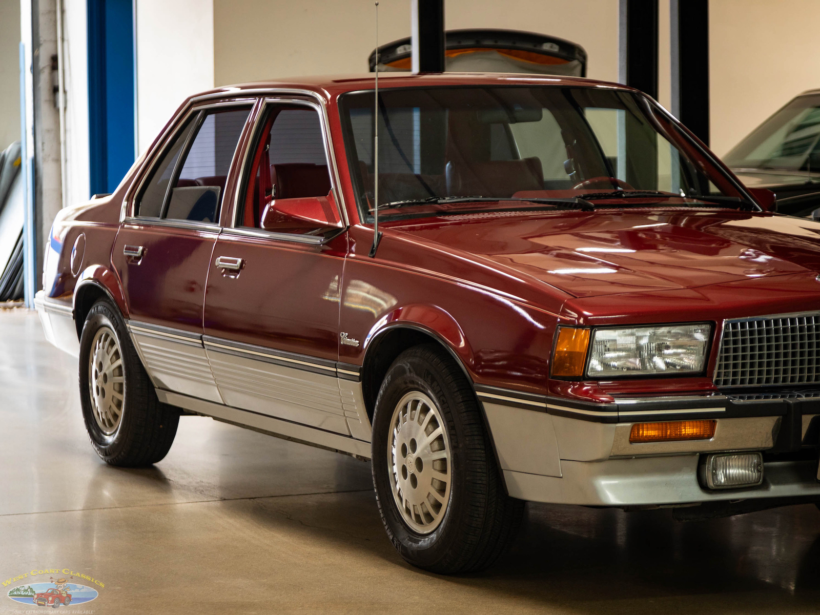 Cadillac-Cimarron-1988-Sedan-10