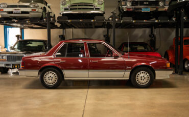 Cadillac-Cimarron-1988-Sedan-2