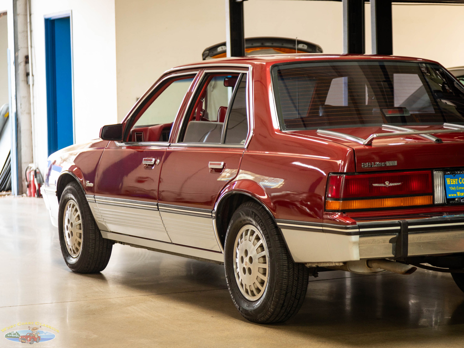Cadillac-Cimarron-1988-Sedan-21