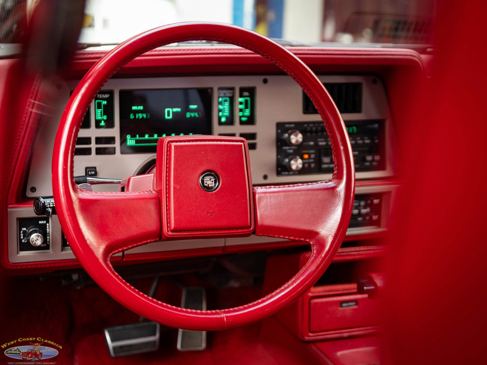 Cadillac-Cimarron-1988-Sedan-28