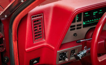 Cadillac-Cimarron-1988-Sedan-29
