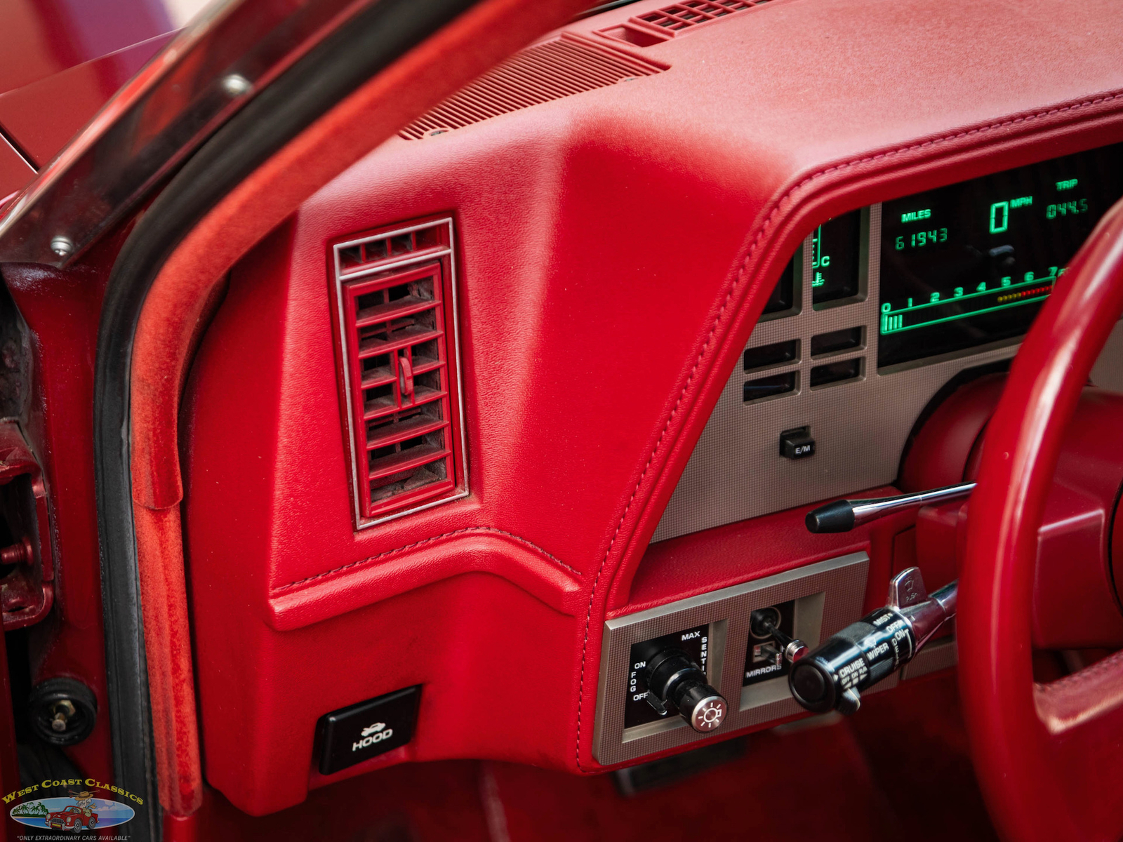 Cadillac-Cimarron-1988-Sedan-29