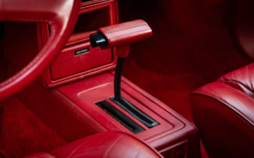 Cadillac-Cimarron-1988-Sedan-30