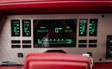 Cadillac-Cimarron-1988-Sedan-32