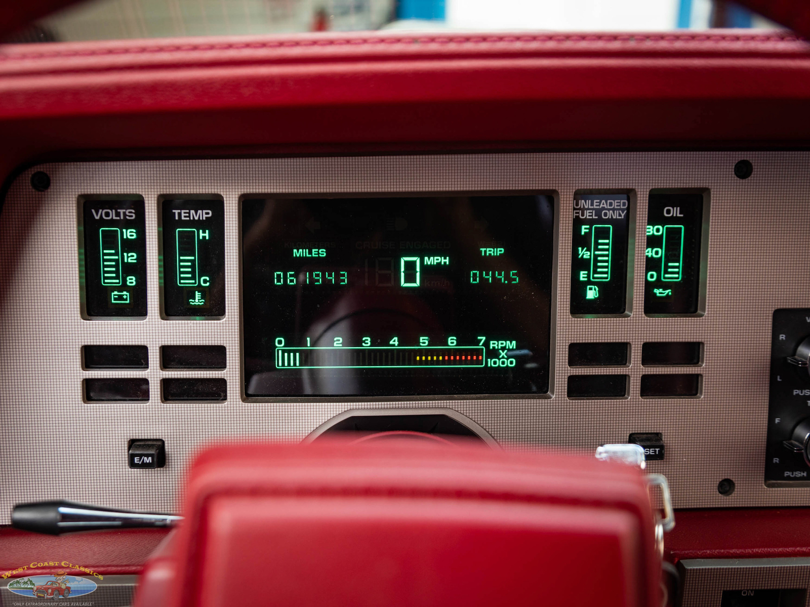 Cadillac-Cimarron-1988-Sedan-32