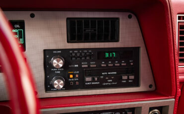 Cadillac-Cimarron-1988-Sedan-33