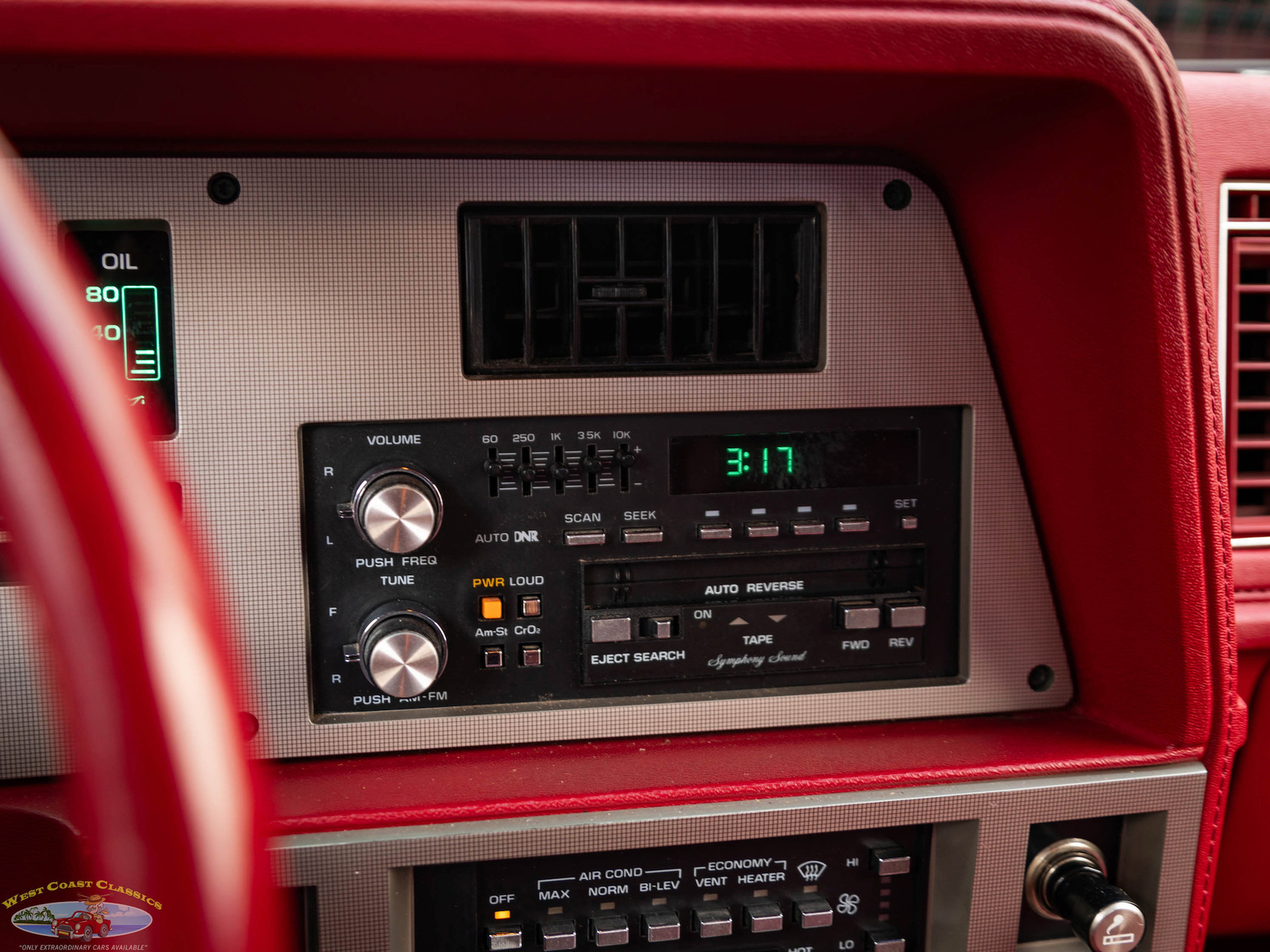 Cadillac-Cimarron-1988-Sedan-33