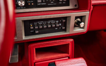 Cadillac-Cimarron-1988-Sedan-34