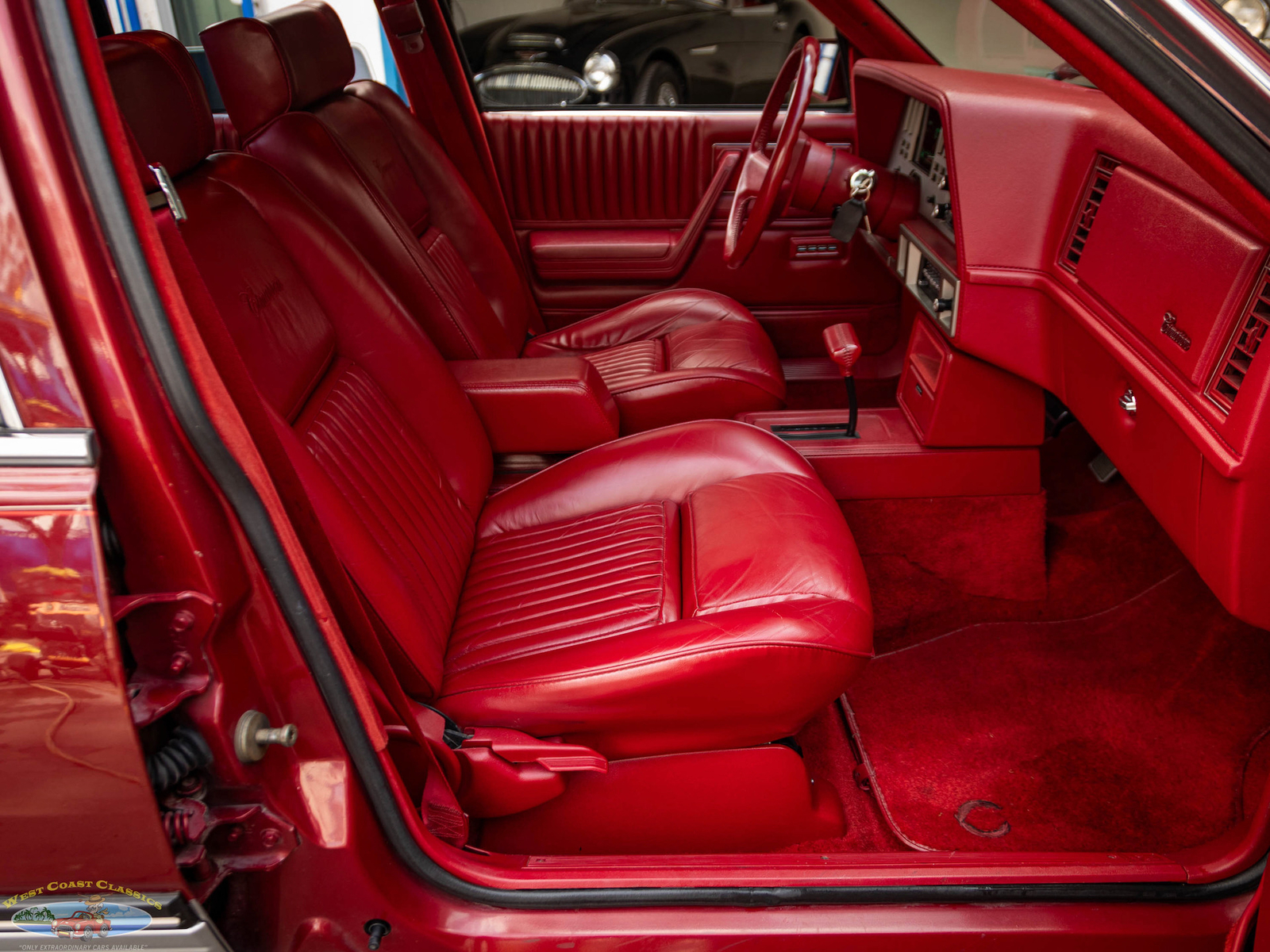 Cadillac-Cimarron-1988-Sedan-39