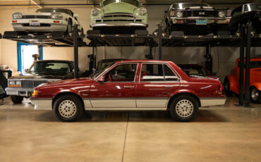 Cadillac-Cimarron-1988-Sedan-5