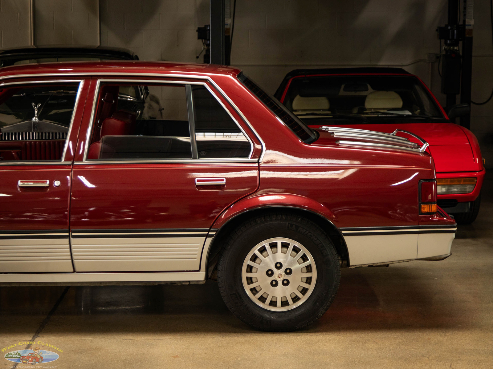 Cadillac-Cimarron-1988-Sedan-6