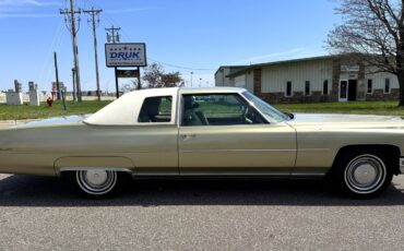 Cadillac-Coupe-DeVille-1975-Coupe-1