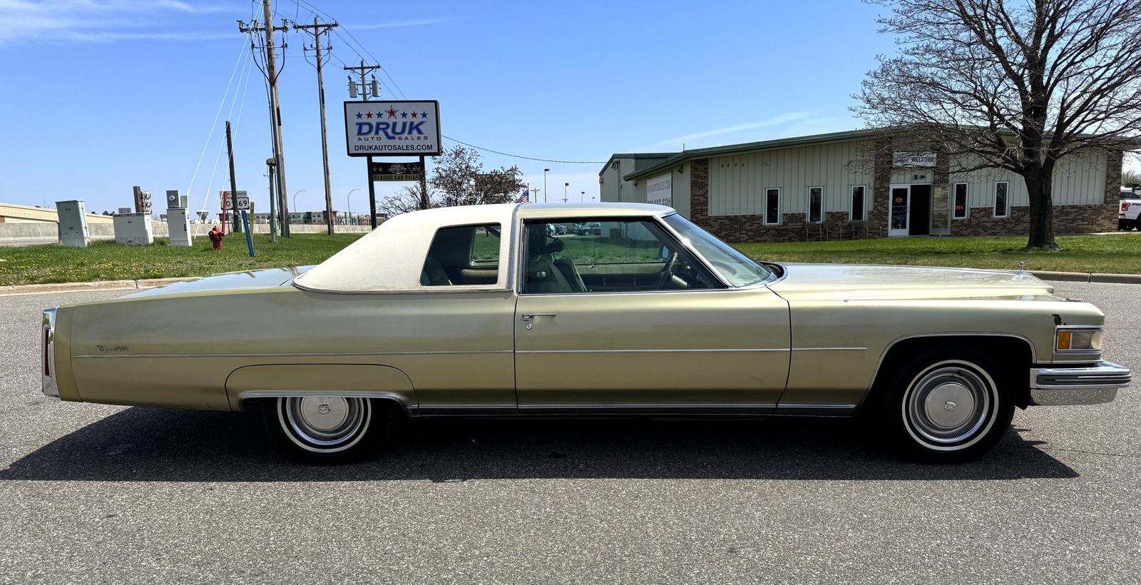 Cadillac-Coupe-DeVille-1975-Coupe-1