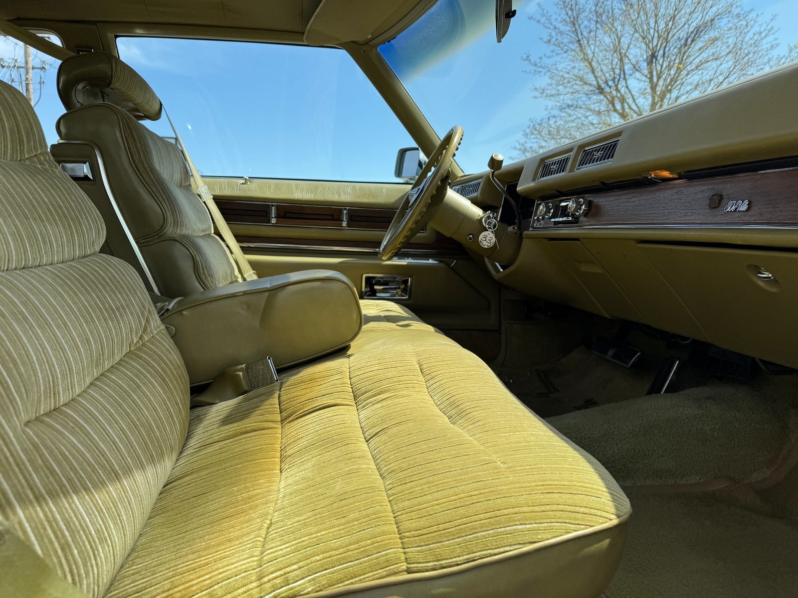 Cadillac-Coupe-DeVille-1975-Coupe-11