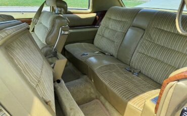Cadillac-Coupe-DeVille-1975-Coupe-12