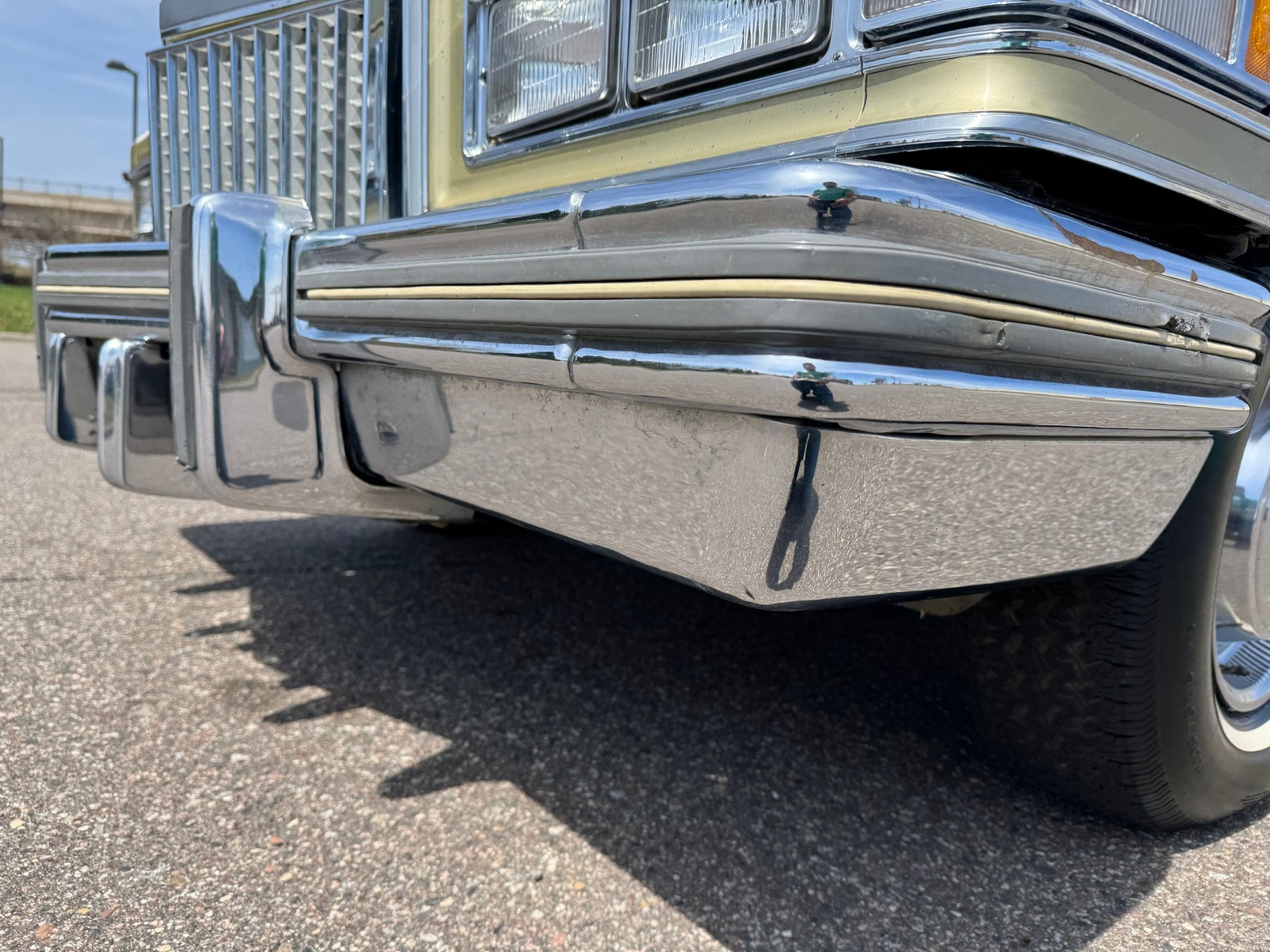 Cadillac-Coupe-DeVille-1975-Coupe-15