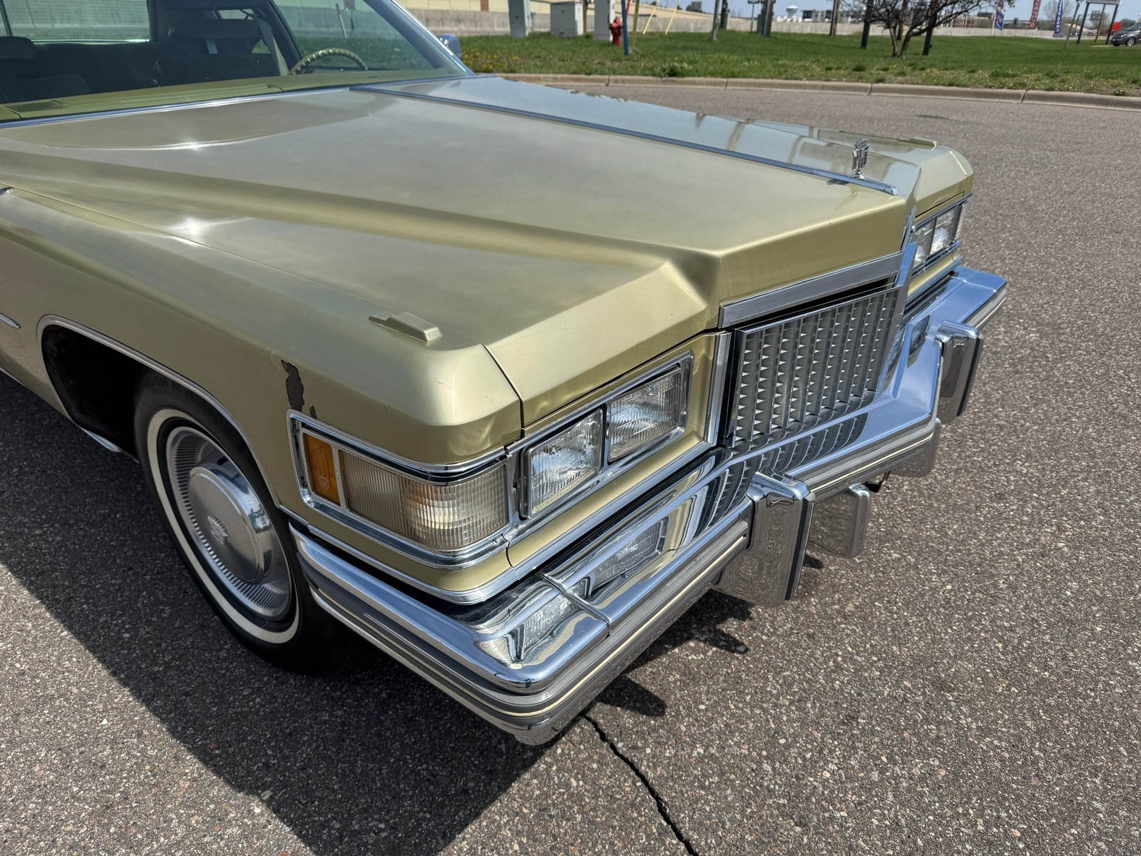 Cadillac-Coupe-DeVille-1975-Coupe-22