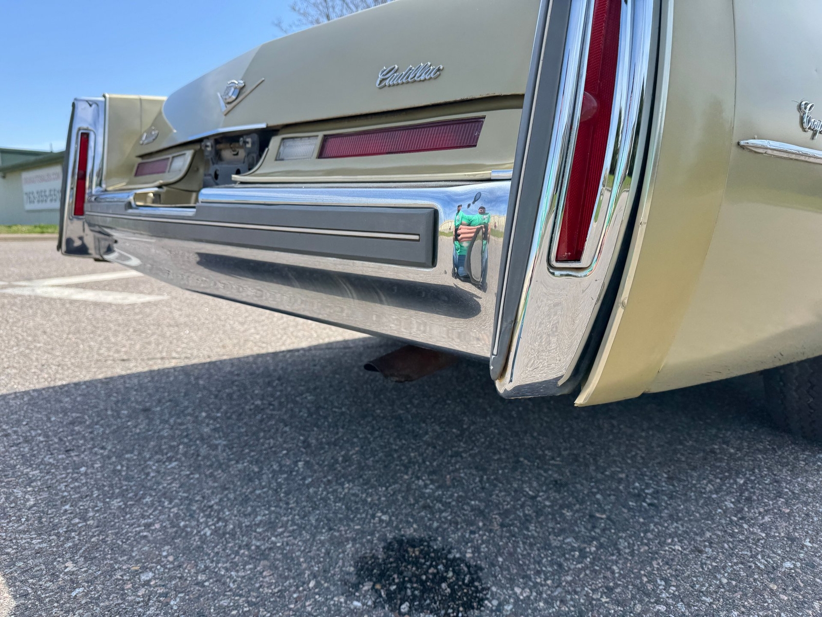 Cadillac-Coupe-DeVille-1975-Coupe-23