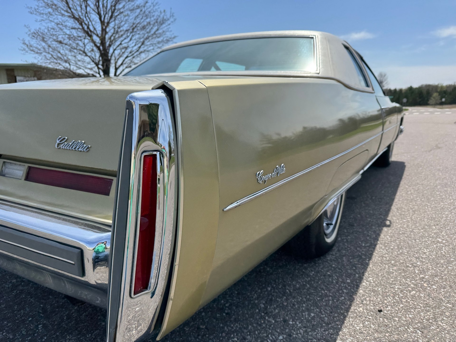 Cadillac-Coupe-DeVille-1975-Coupe-25